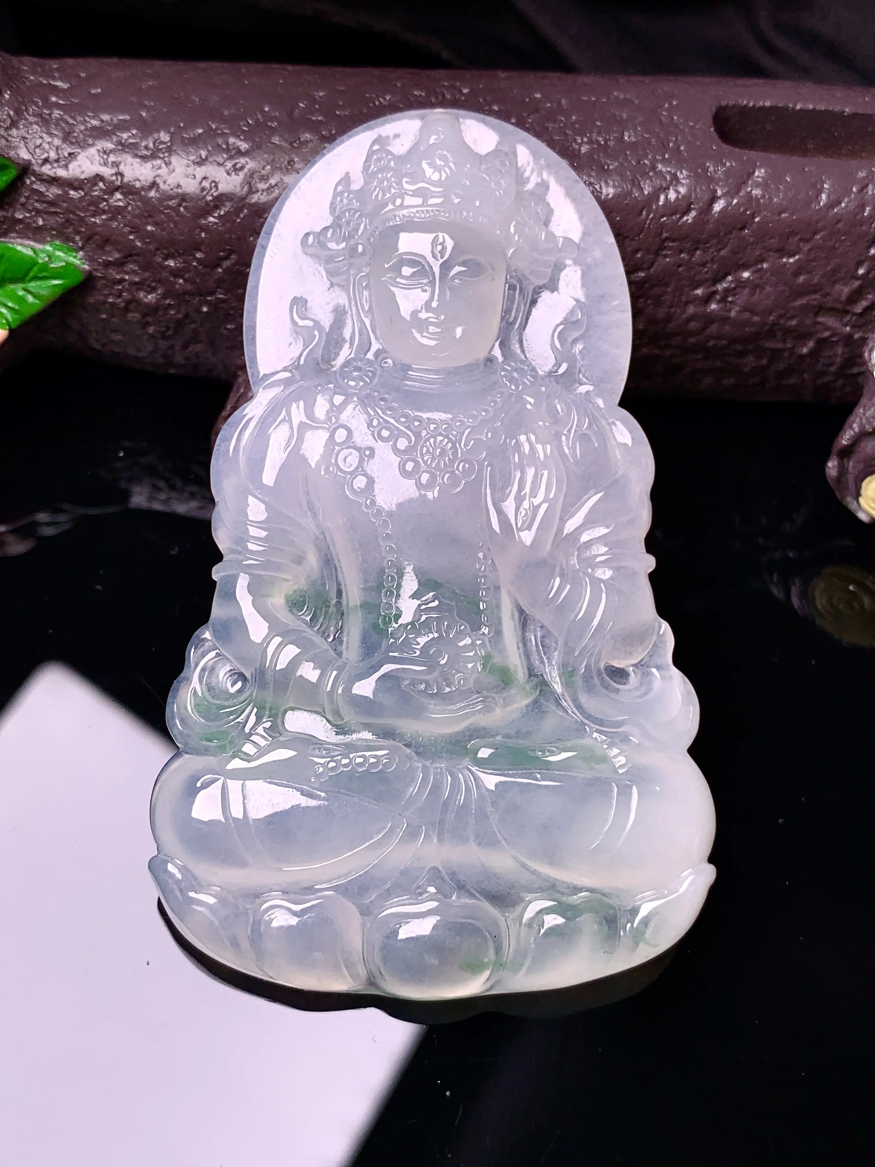 冰种度母观音菩萨吊坠 玉质细腻 色泽艳丽清新 整体尺寸66.8*40.8*5.3