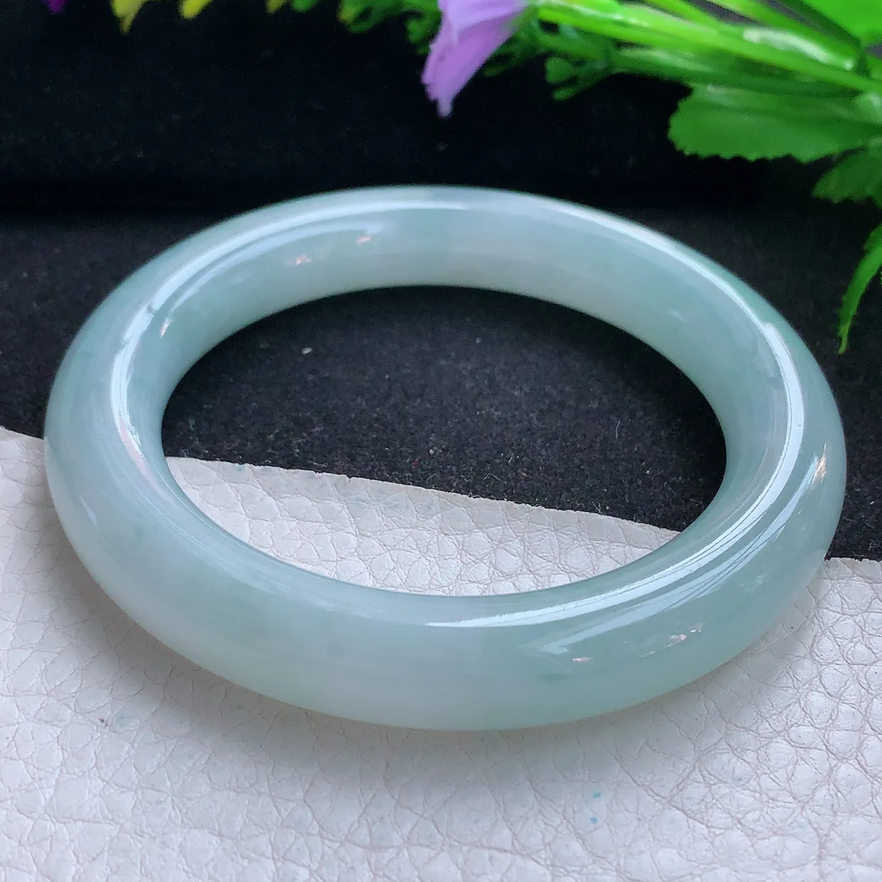 r实拍57*11.3胖圆镯 天然缅甸翡翠玉手镯淡天空蓝圆条美人镯