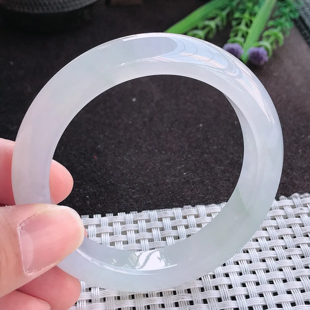 实拍A货翡翠56/12.2/9.3老坑冰种果冻胶月光白手镯宽边玉镯手环