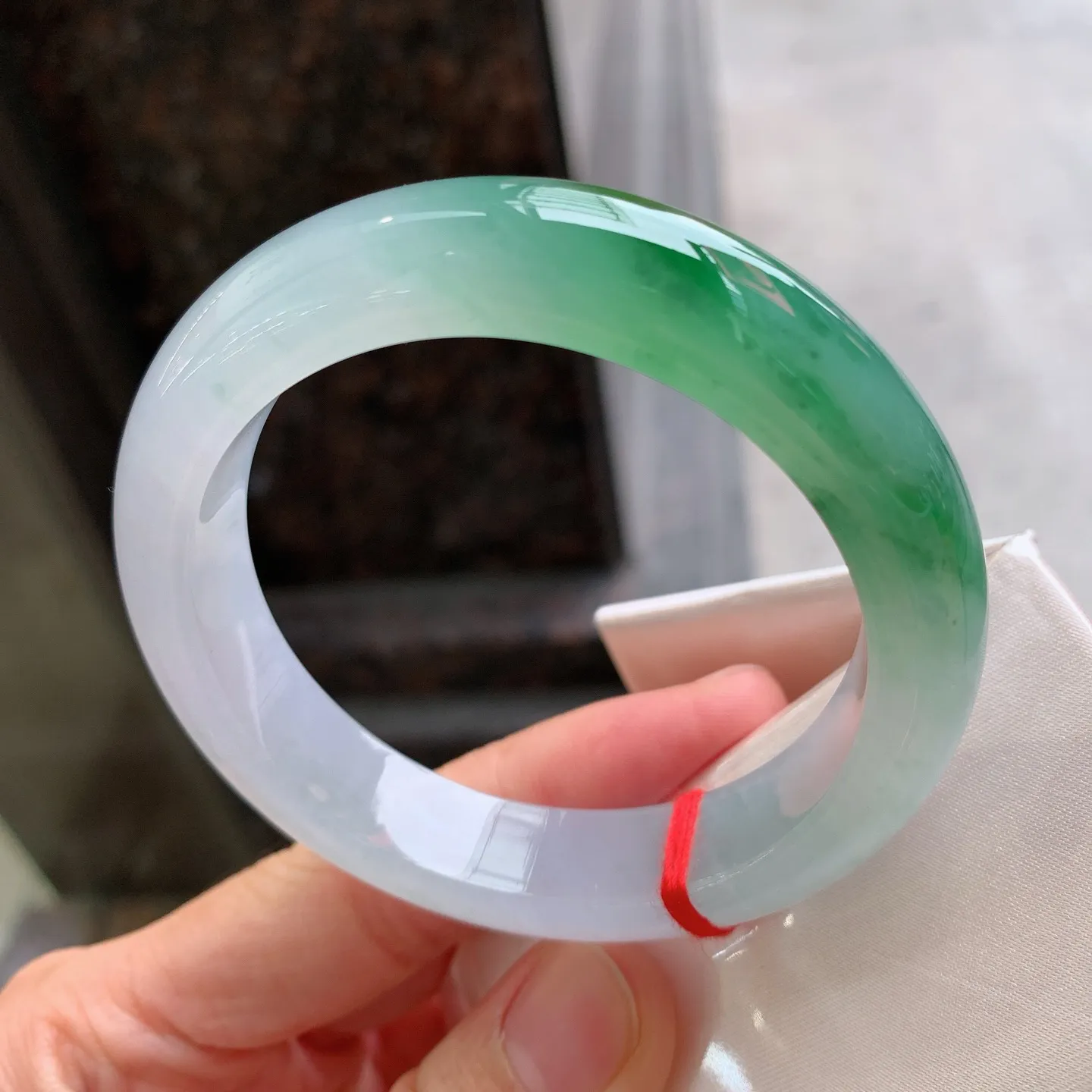 正圈冰飘绿 无瑕 尺寸：55.6/12.9/9.1 种色俱佳