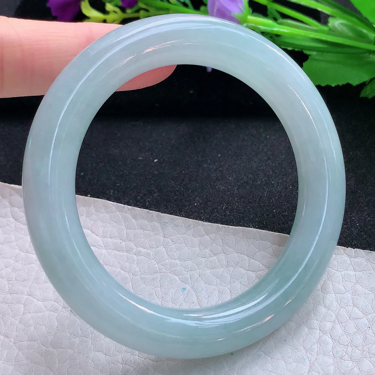 r实拍57*11.3胖圆镯 天然缅甸翡翠玉手镯淡天空蓝圆条美人镯