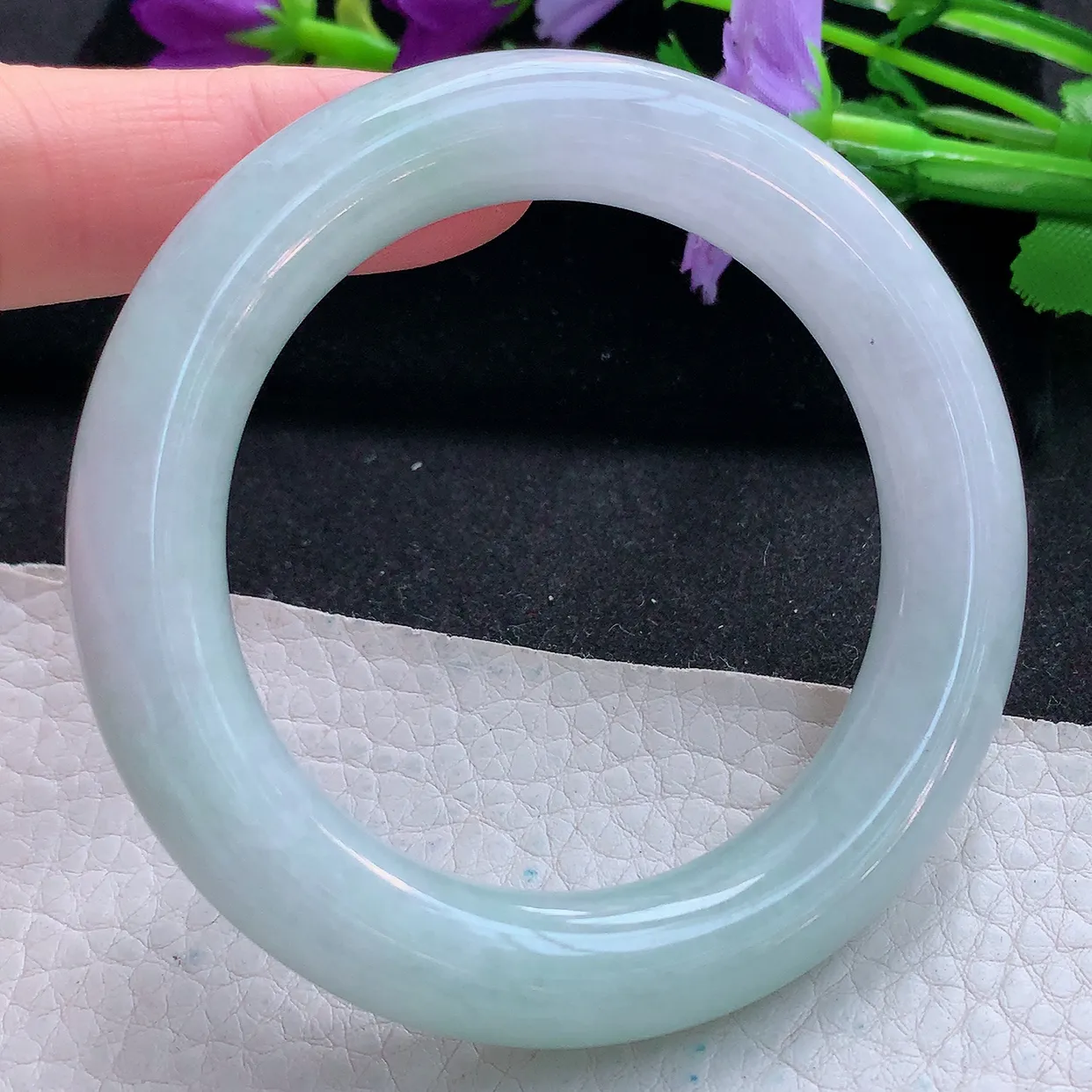 js小圈口52*11.4*11美人镯 天然缅甸翡翠玉手镯淡春带彩圆条玉手环