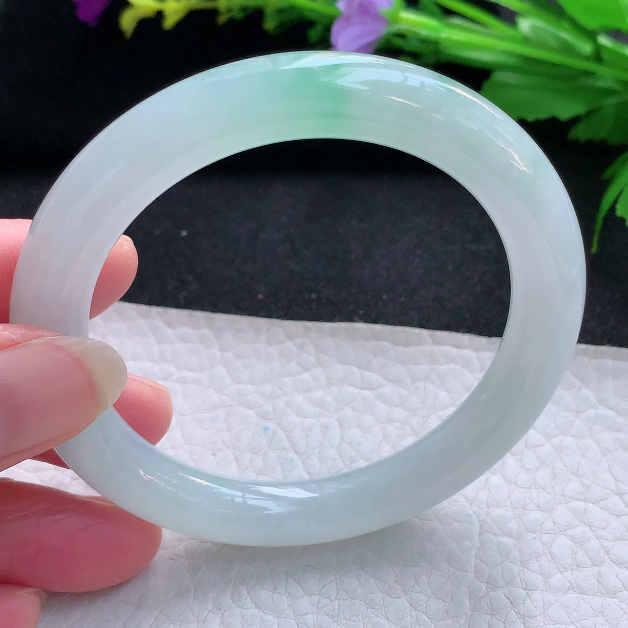 hf实拍55*9*9.5美人镯 天然缅甸翡翠玉手镯冰润飘绿圆条玉手环 叮当镯