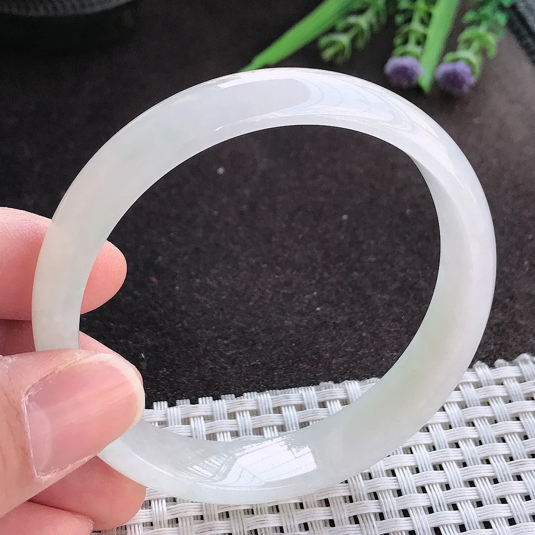 实拍A货翡翠59/13.2/6.3老坑冰透起胶月光白手镯宽边玉镯手环