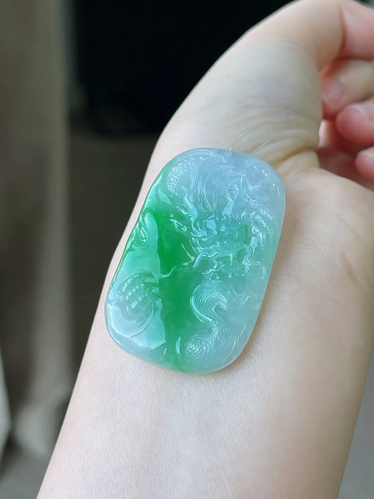 翡翠冰糯种飘绿吊坠