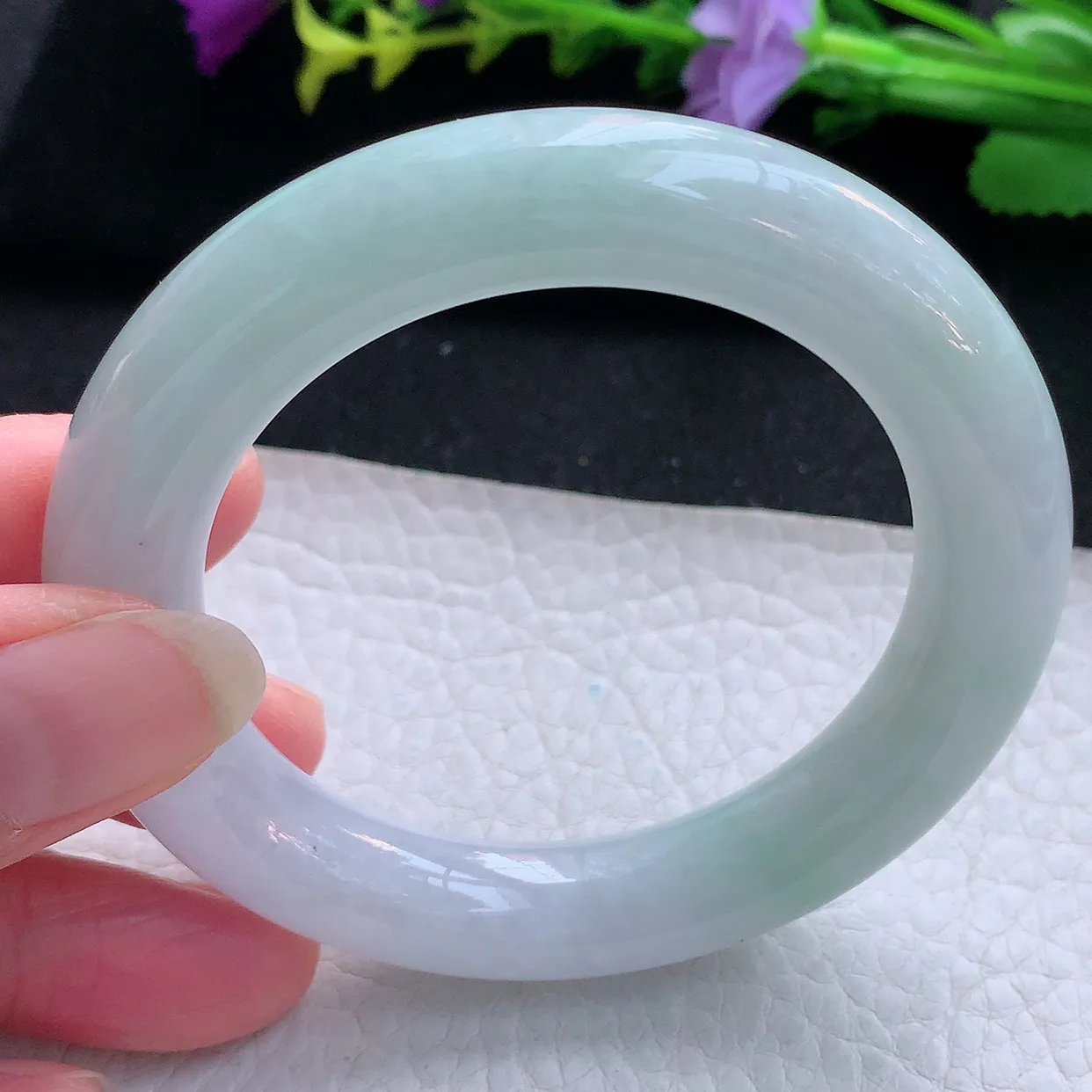 js小圈口52*11.4*11美人镯 天然缅甸翡翠玉手镯淡春带彩圆条玉手环