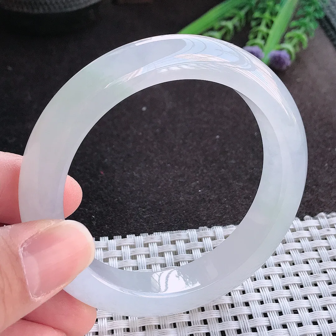 实拍A货翡翠56/12.2/9.3老坑冰种果冻胶月光白手镯宽边玉镯手环