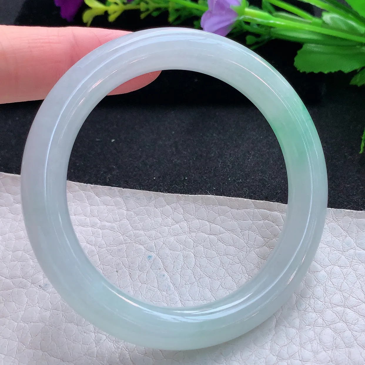 hf实拍55*9*9.5美人镯 天然缅甸翡翠玉手镯冰润飘绿圆条玉手环 叮当镯