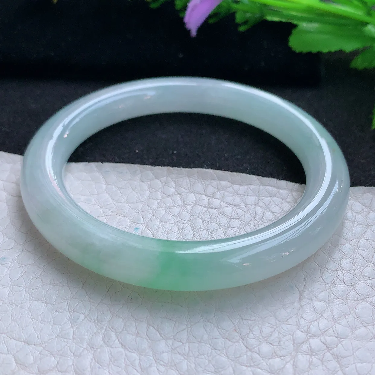 hf实拍55*9*9.5美人镯 天然缅甸翡翠玉手镯冰润飘绿圆条玉手环 叮当镯