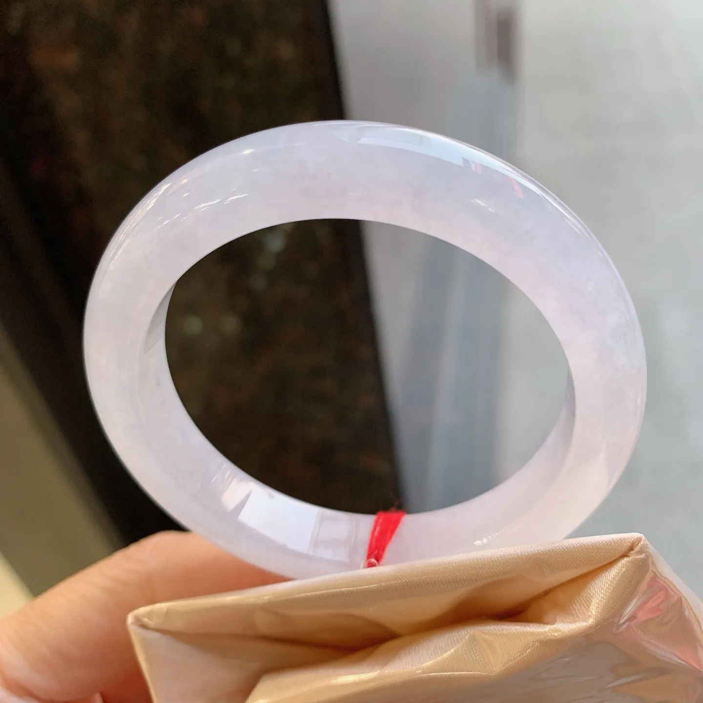 正圈冰镯 无瑕 尺寸：53.2/10.6/8.7 冰润