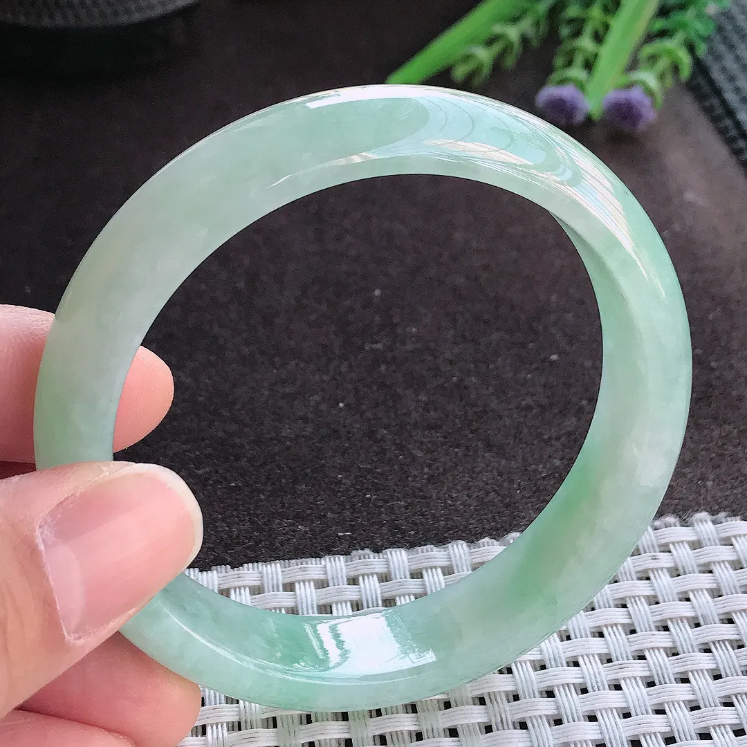 实拍A货翡翠58.5/13.9/7.5老坑秀气冰润冰晴绿手镯宽边玉镯手环