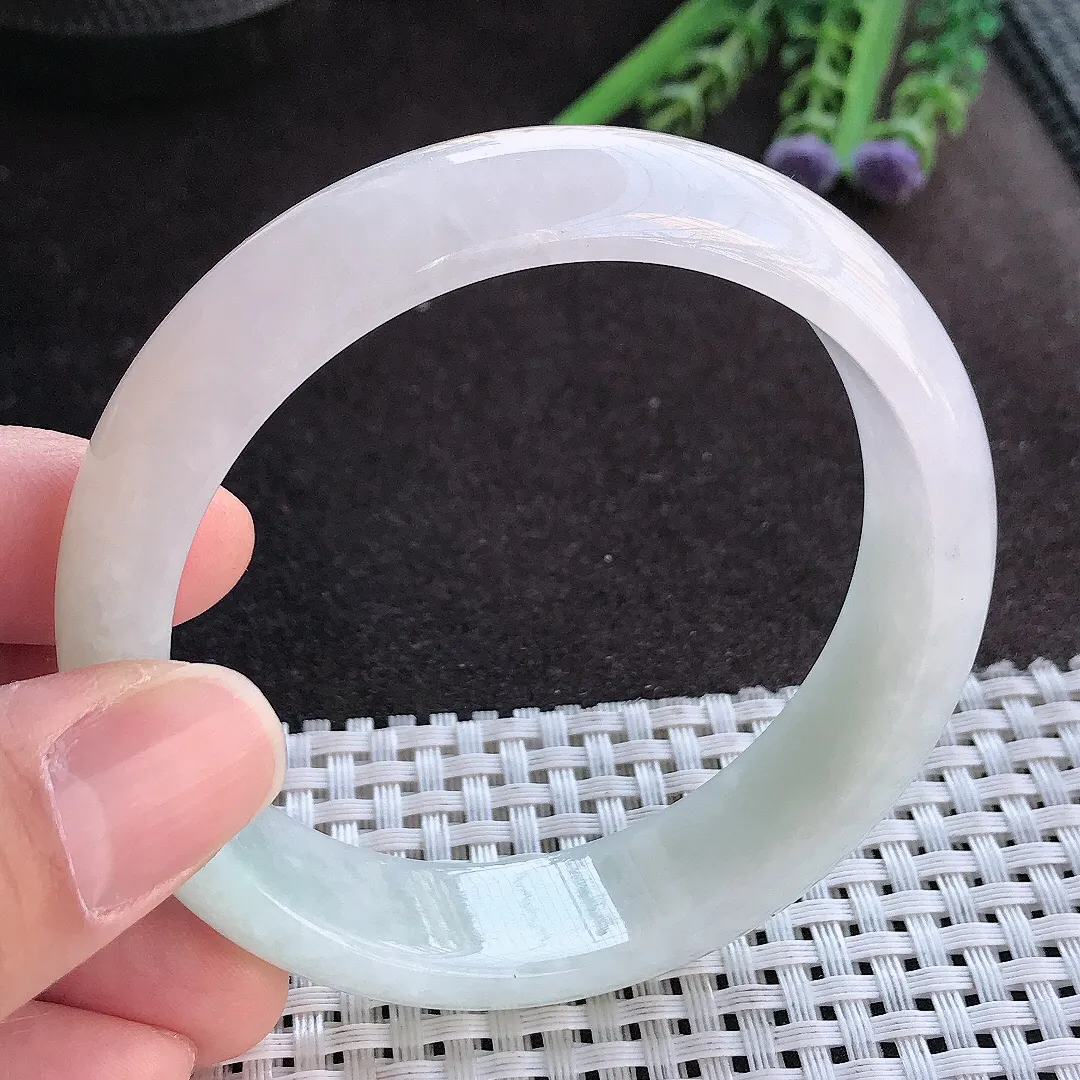 实拍A货翡翠59/15.5/7.5老坑秀气冰润浅绿手镯宽边玉镯手环