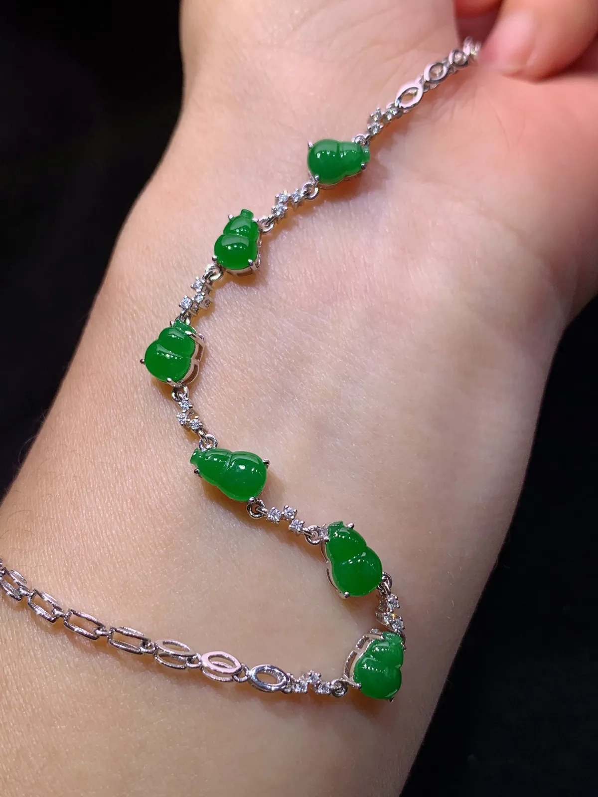 辣阳绿葫芦手链，18k金镶嵌，简约时尚，冰润色阳，种水足，Xj 尺寸7.5*4.8*2