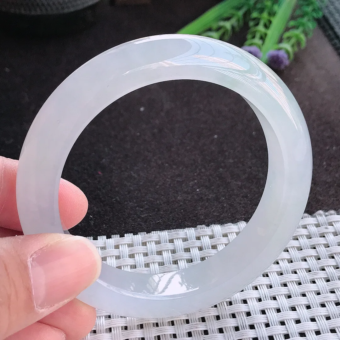 实拍A货翡翠56/12.2/9.3老坑冰种果冻胶月光白手镯宽边玉镯手环