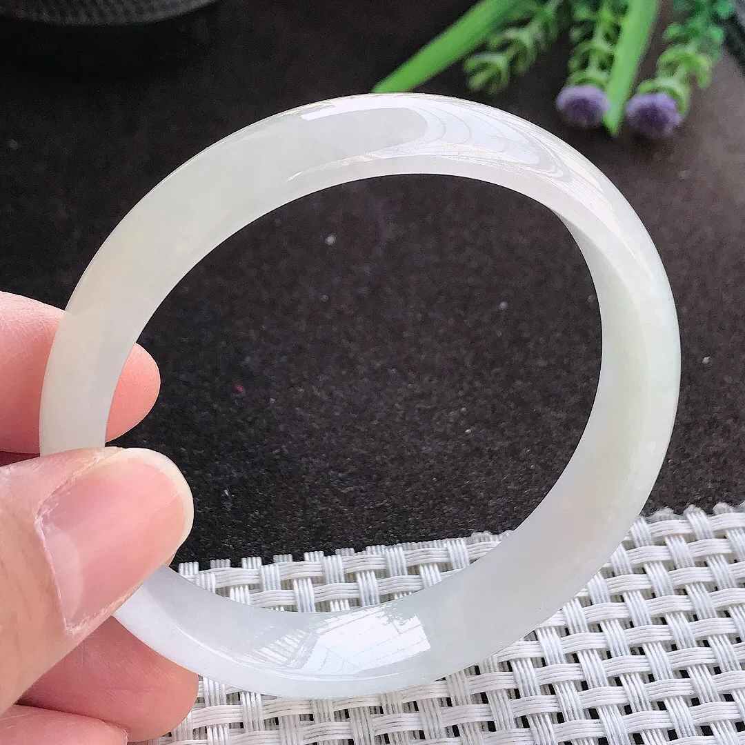 实拍A货翡翠59/13.2/6.3老坑冰透起胶月光白手镯宽边玉镯手环