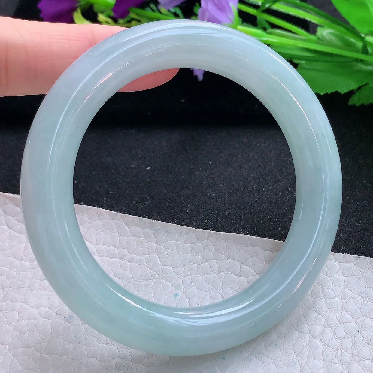 r实拍57*11.3胖圆镯 天然缅甸翡翠玉手镯淡天空蓝圆条美人镯