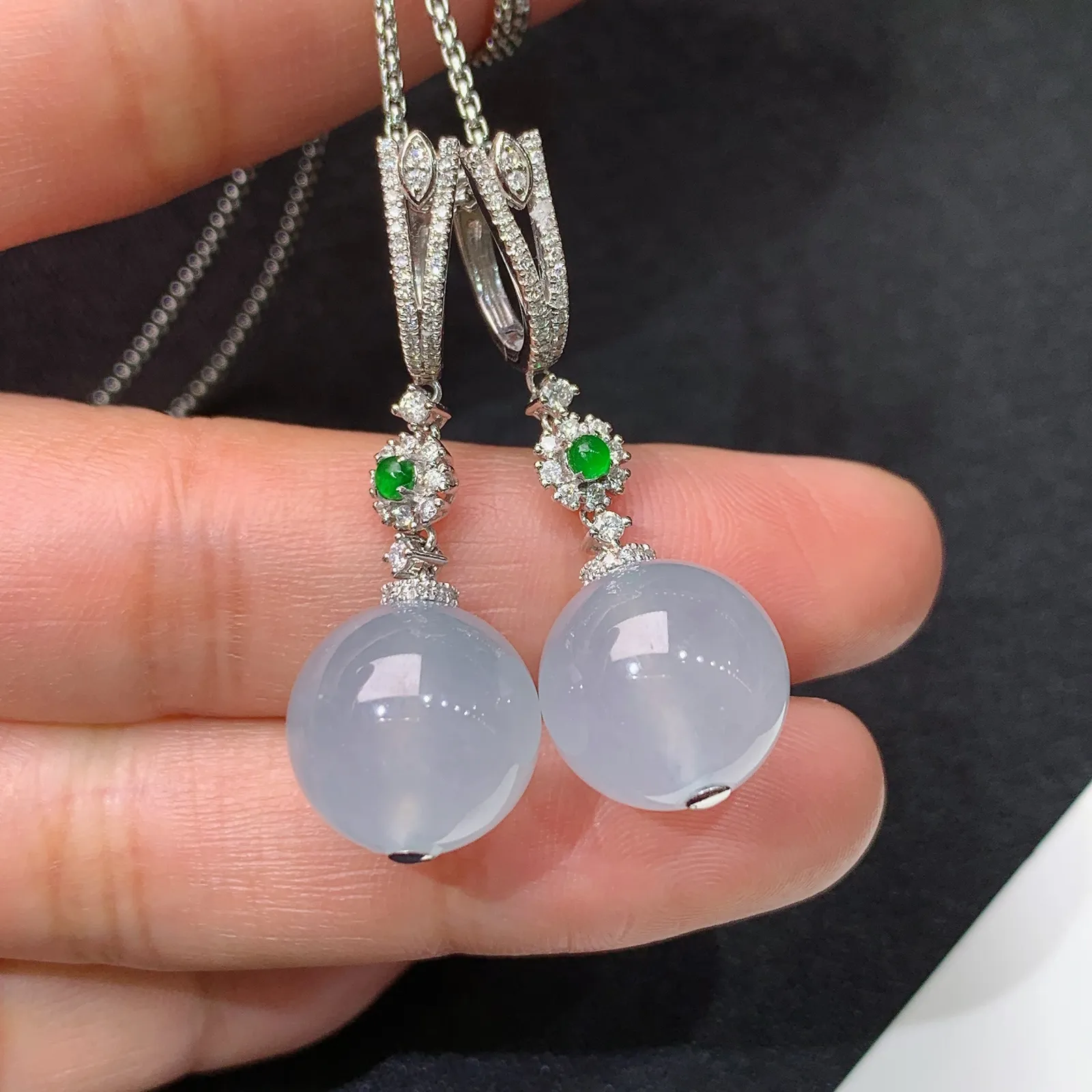 冰种圆珠耳坠，18k金镶嵌，温润细腻，简约时尚，冰润细腻，种水足，Of 直径12.6