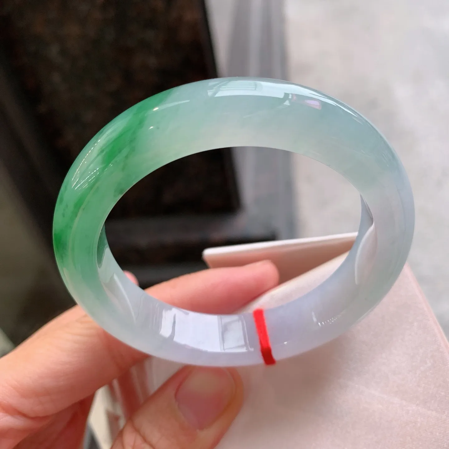 正圈冰飘绿 无瑕 尺寸：55.6/12.9/9.1 种色俱佳