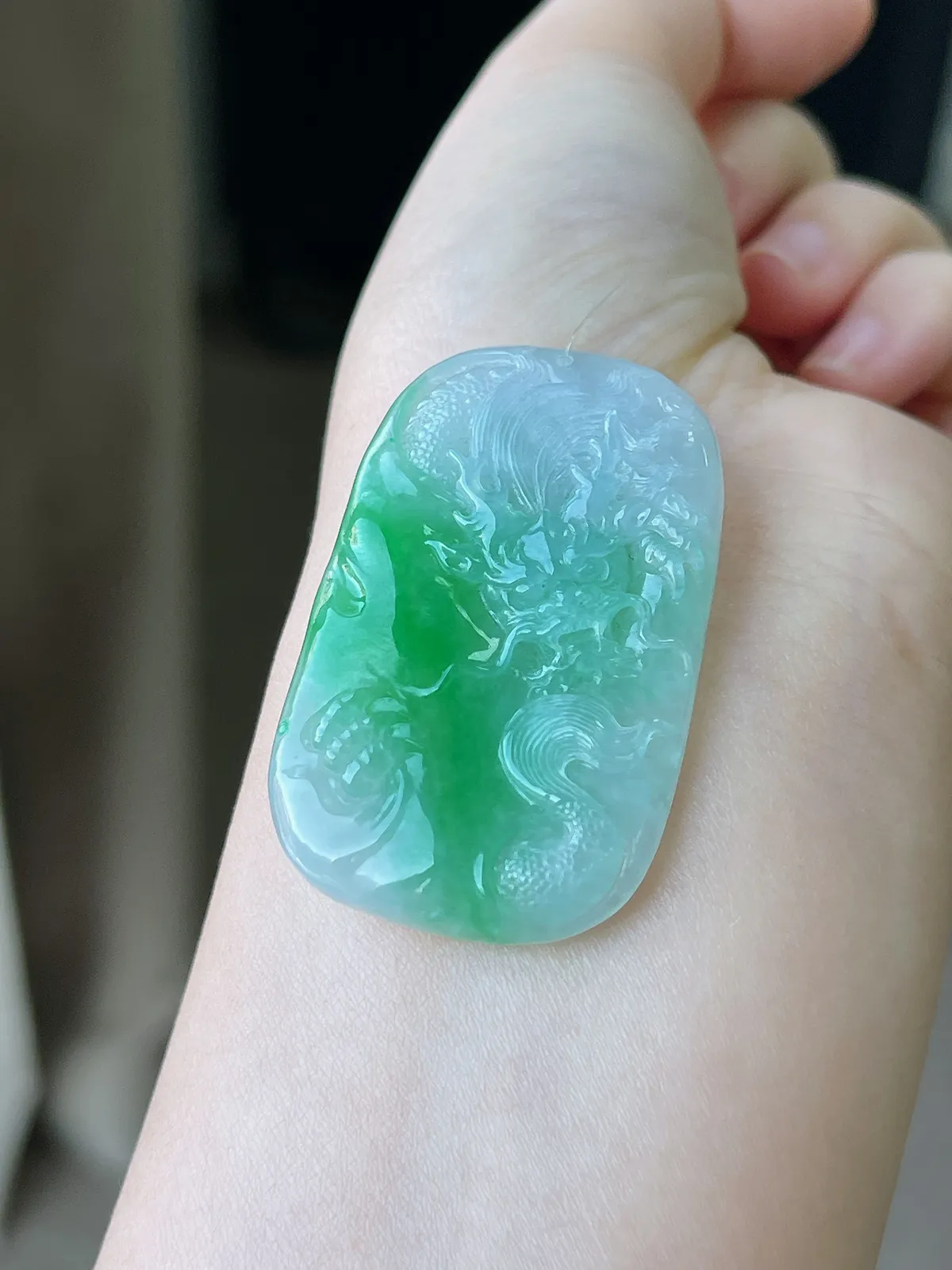 翡翠冰糯种飘绿吊坠