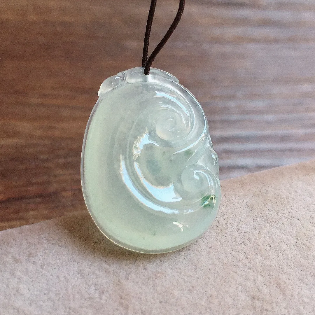 冰飘花如意吊坠 冰润光泽，玉质细腻，种水足，001 尺寸24.1*17.6*3.8