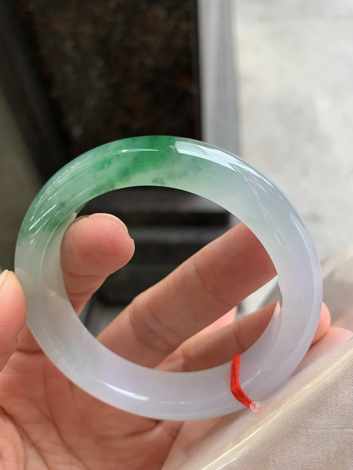 正圈冰飘绿 无瑕 尺寸：55.6/12.9/9.1 种色俱佳