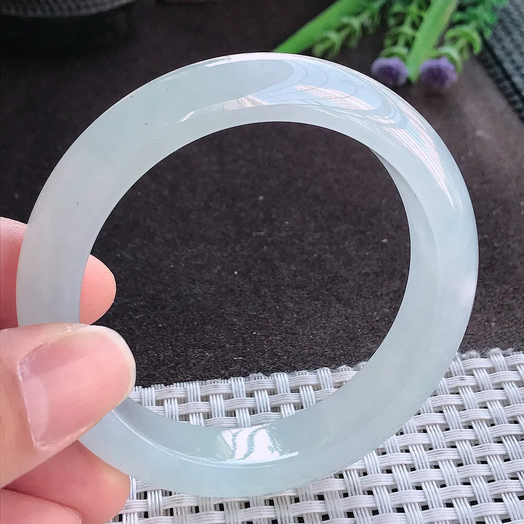 实拍A货翡翠55/12.6/8.8老坑冰透果冻胶冰纯月光白手镯宽边玉镯手环