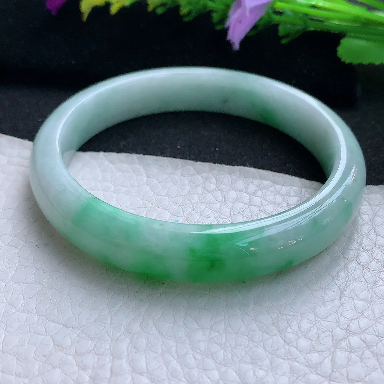 js实拍59*11.5*8平安镯 天然缅甸翡翠玉手镯辣绿水润宽边玉手环