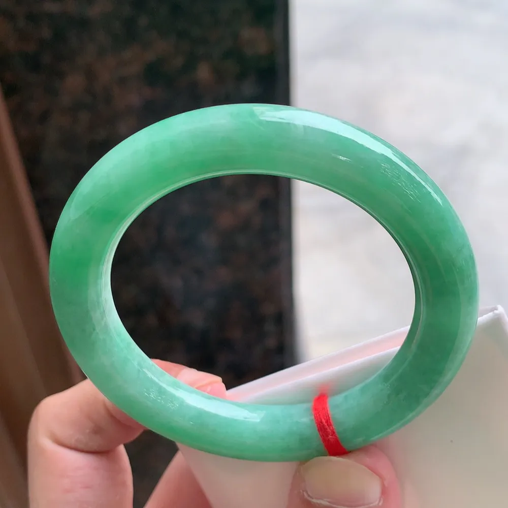 圆条冰糯翠绿 无瑕 尺寸:53.6/10.5 色好