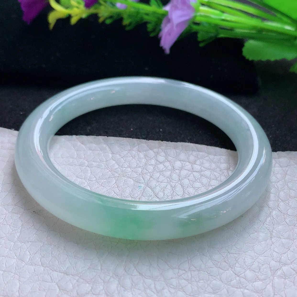 hf实拍55*9*9.5美人镯 天然缅甸翡翠玉手镯冰润飘绿圆条玉手环 叮当镯