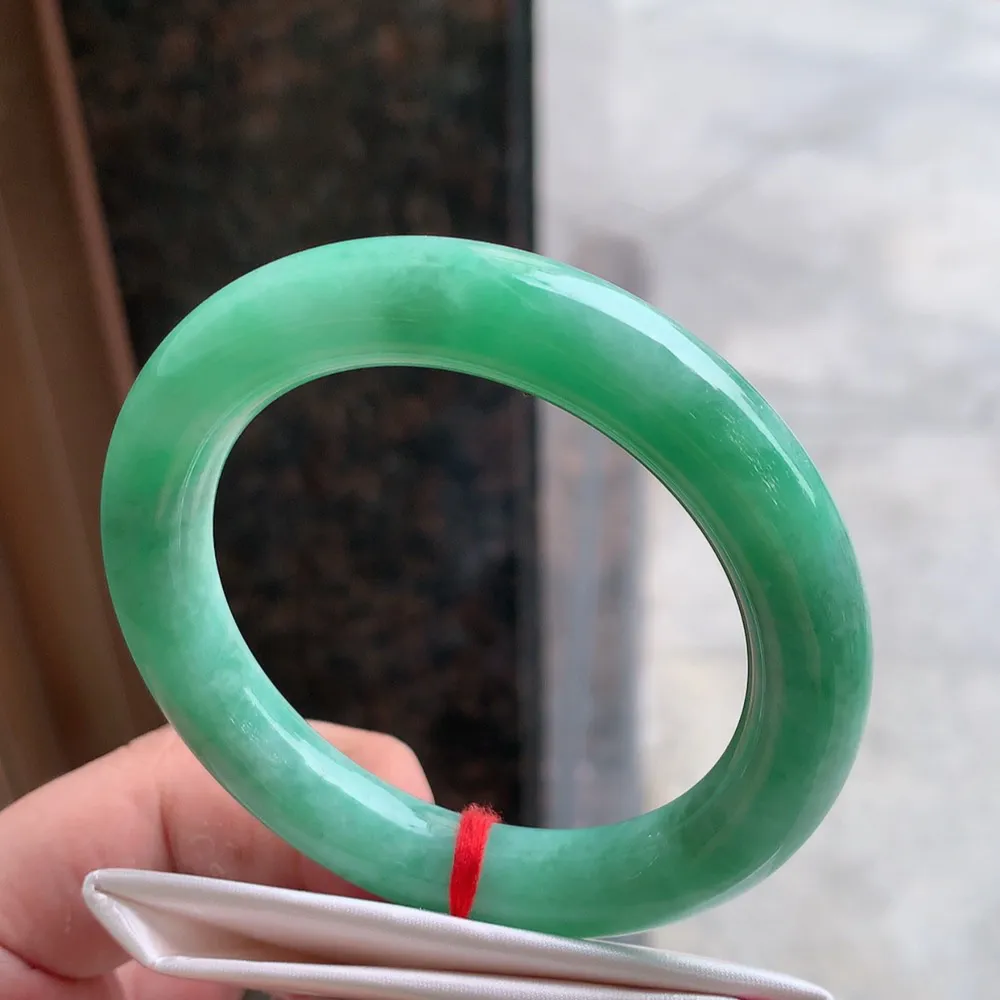 圆条冰糯翠绿 无瑕 尺寸:53.6/10.5 色好