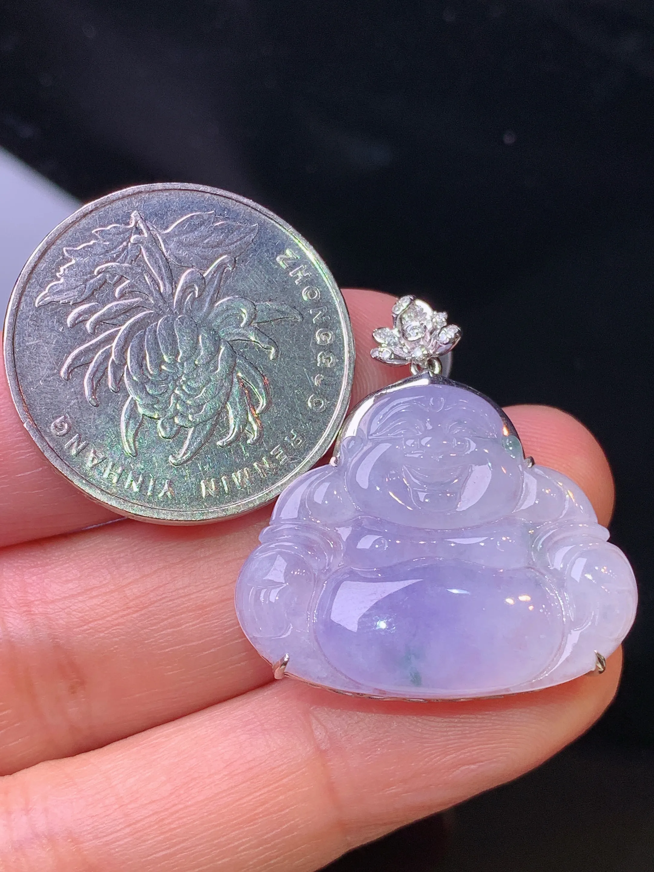 18k金钻镶嵌紫罗兰佛公吊坠 玉质细腻 色泽艳丽清新 整体尺寸30.2*27.8*6.8