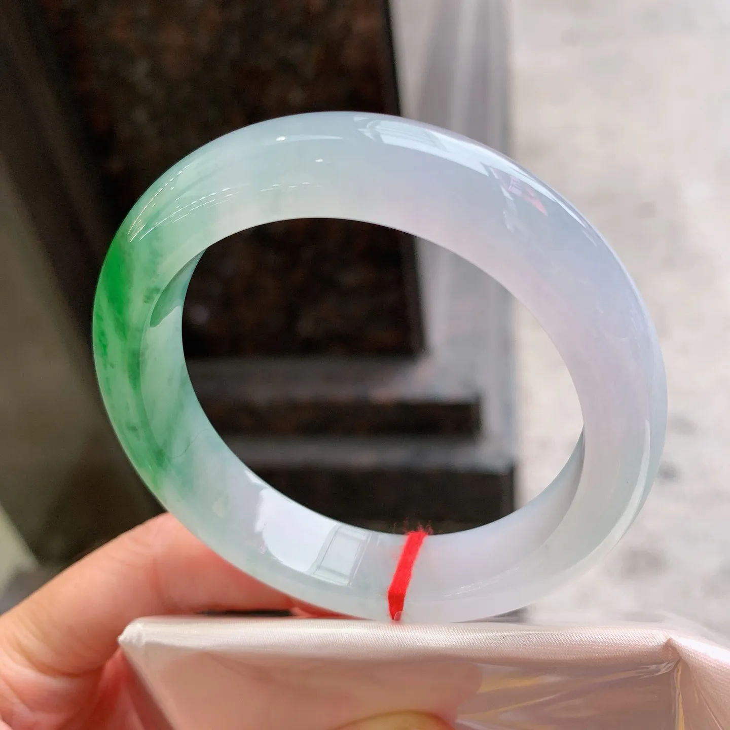 正圈冰飘绿 无瑕 尺寸：55.6/12.9/9.1 种色俱佳