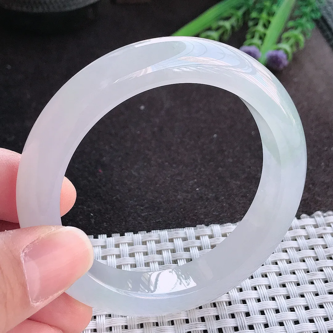 实拍A货翡翠56/12.2/9.3老坑冰种果冻胶月光白手镯宽边玉镯手环
