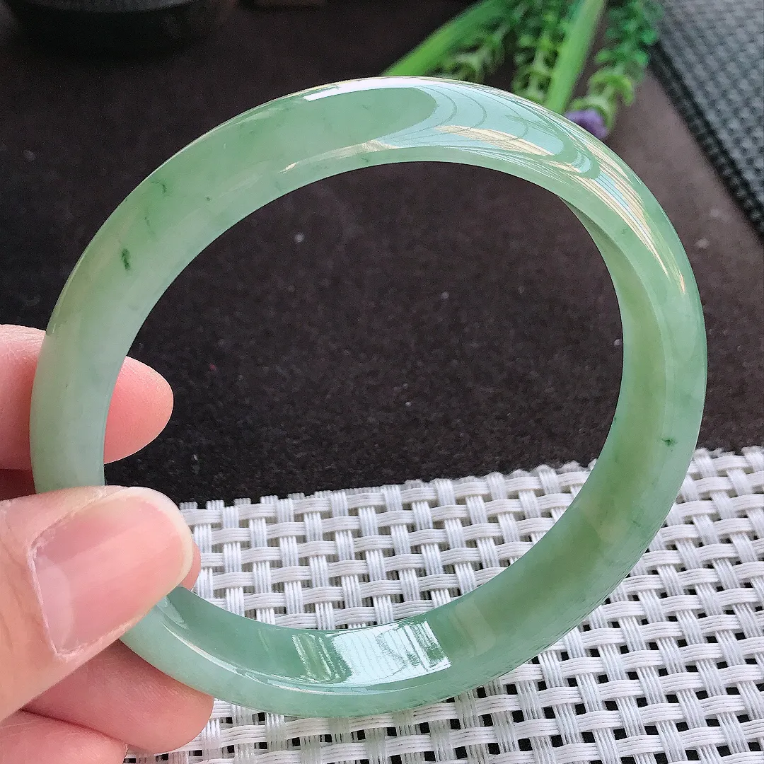 实拍A货翡翠65.5/13.5/7.5老坑冰胶满油绿手镯大圈口宽边玉镯手环