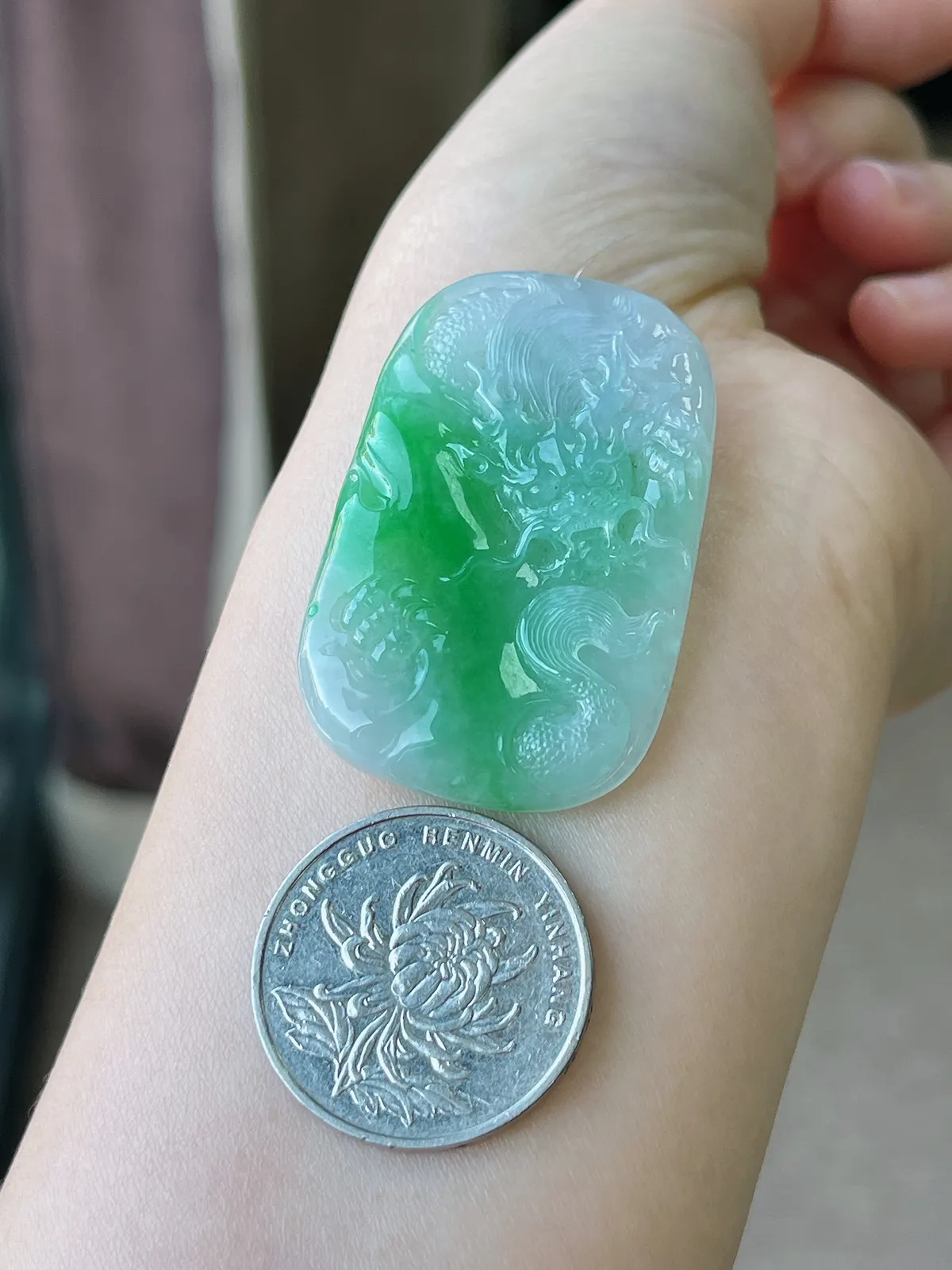 翡翠冰糯种飘绿吊坠