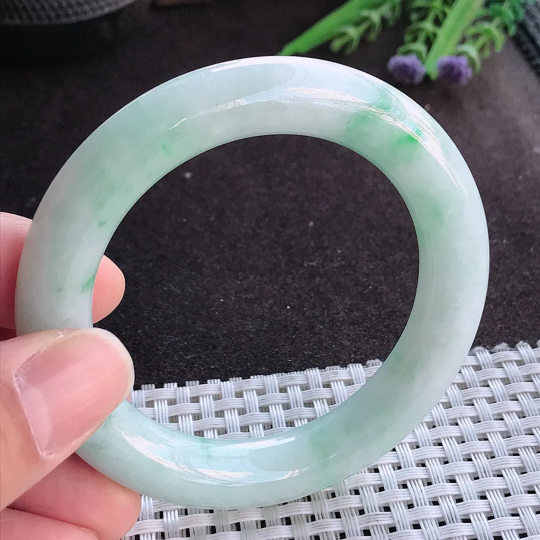 实拍A货翡翠52.8/11.2/11老坑秀气温润飘花圆条手镯玉镯手环