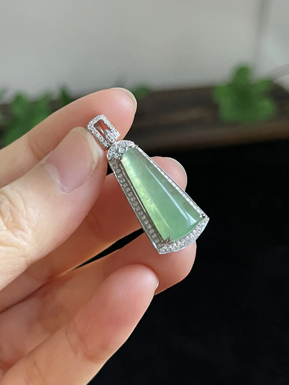 翡翠无事牌，印记：G18K,伴钻石