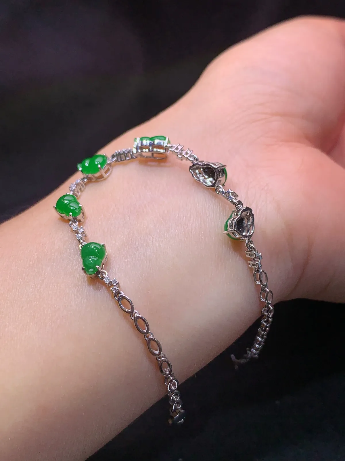 辣阳绿葫芦手链，18k金镶嵌，简约时尚，冰润色阳，种水足，Xj 尺寸7.5*4.8*2