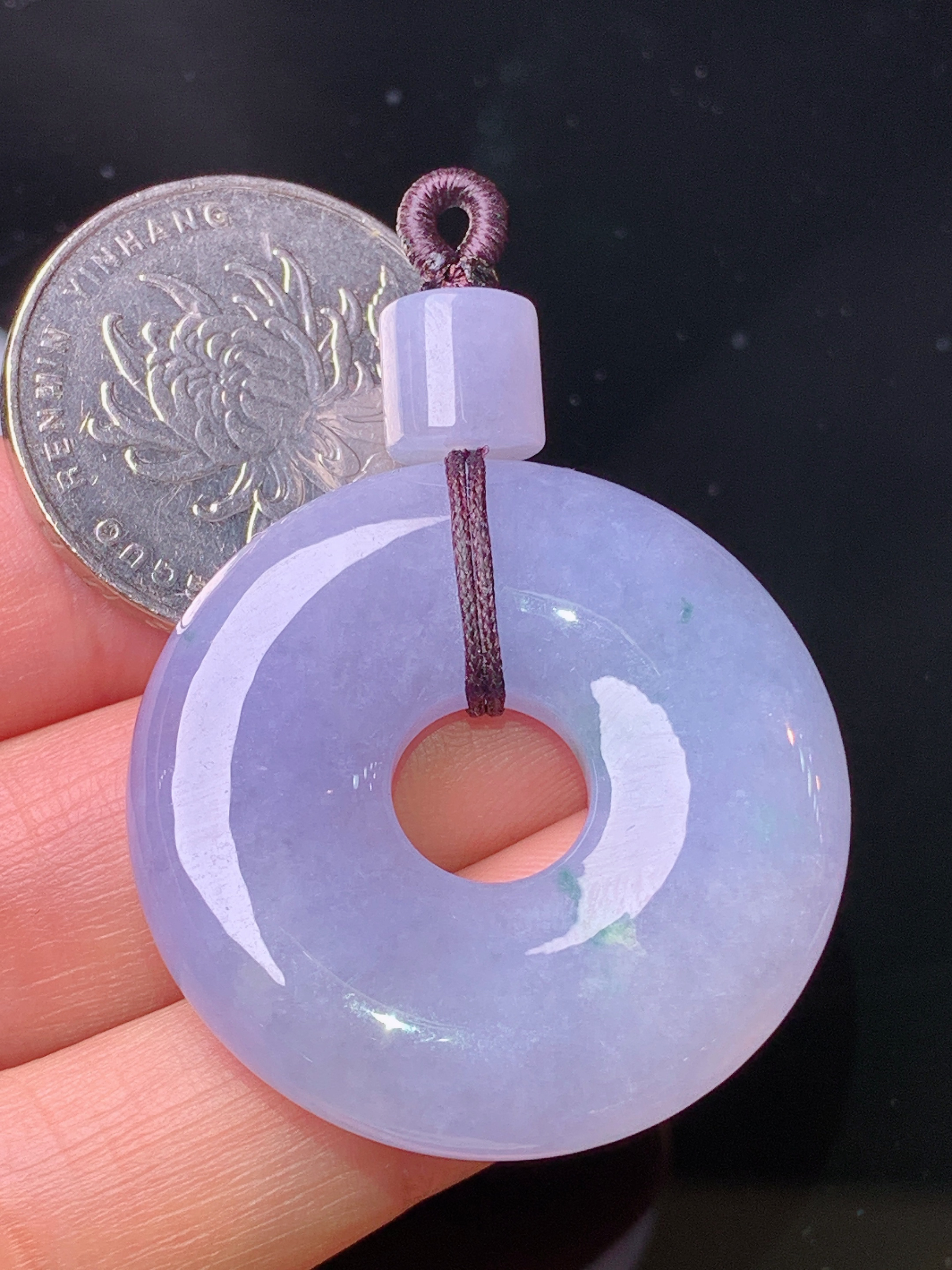 紫罗兰平安环吊坠 玉质细腻 色泽艳丽清新 整体尺寸33.4*7.2