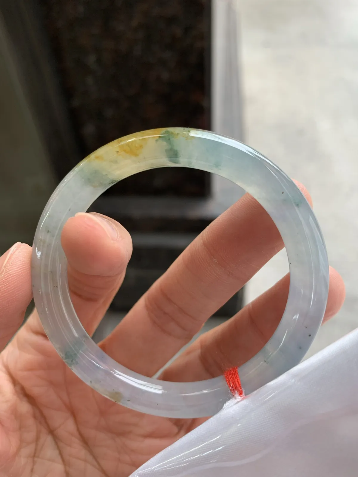 圆条冰黄翡飘花 无瑕 尺寸：51.4/8/8.2 特色料子