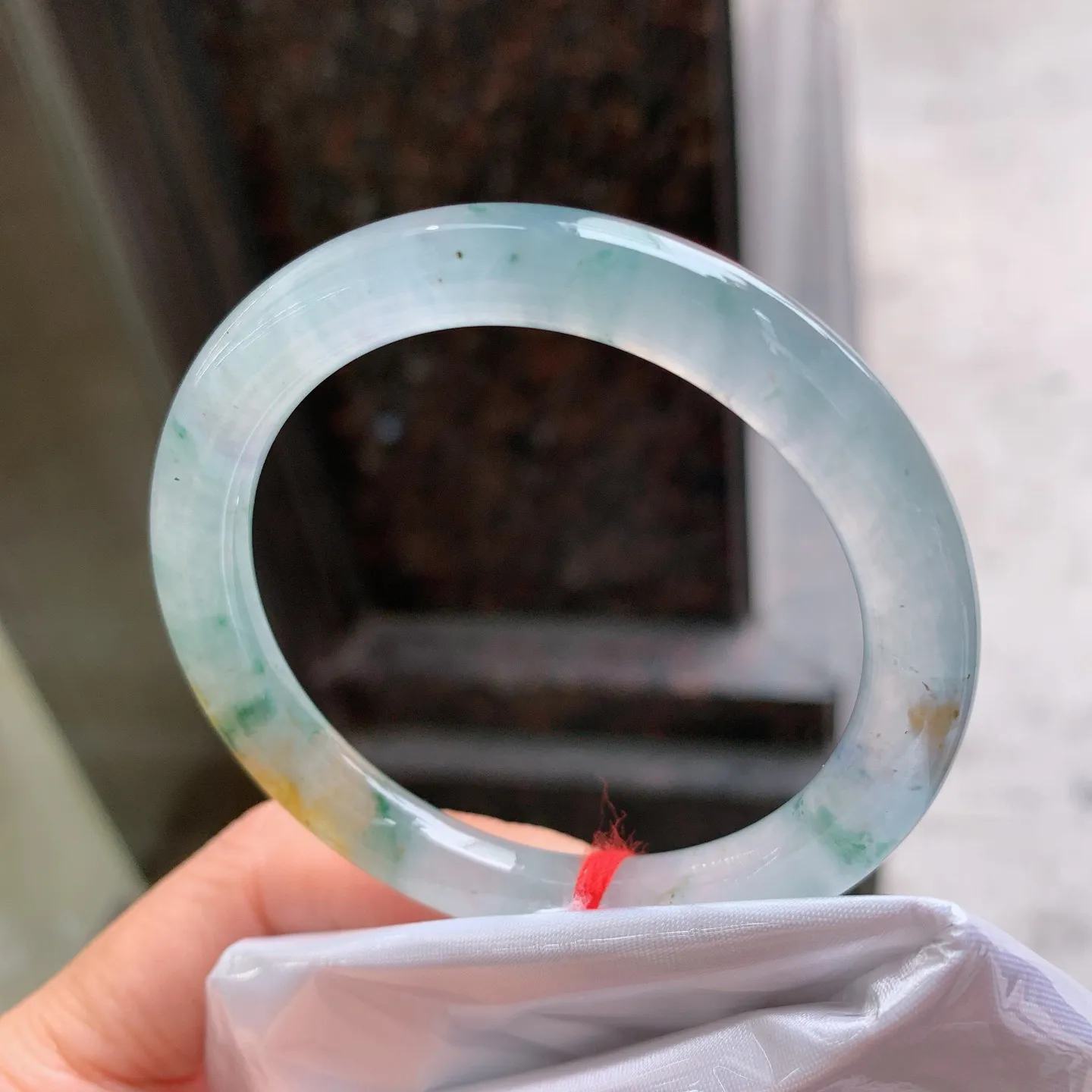 圆条冰黄翡飘花 无瑕 尺寸：51.4/8/8.2 特色料子