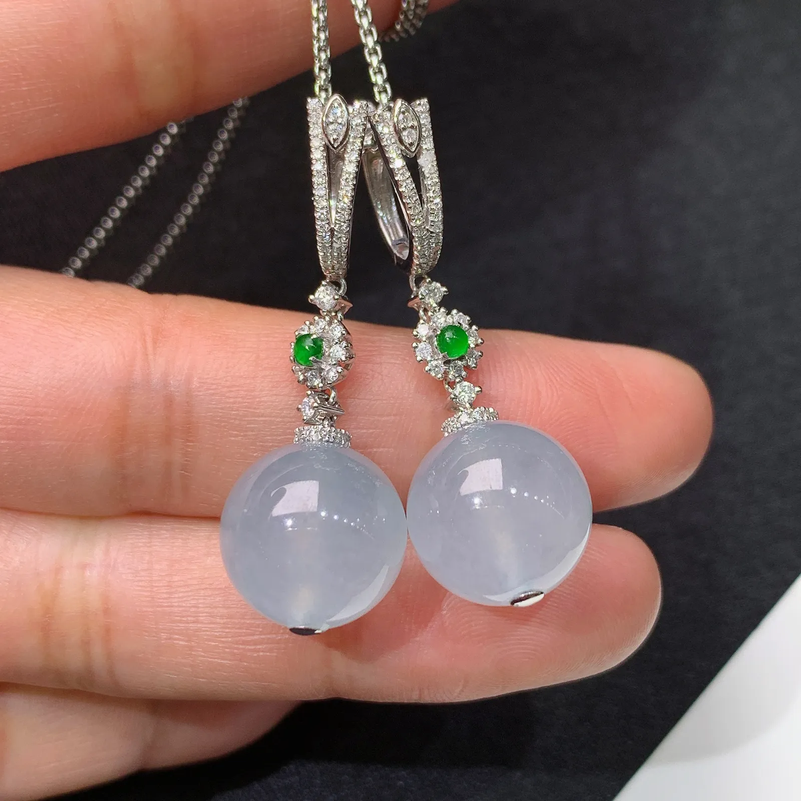 冰种圆珠耳坠，18k金镶嵌，温润细腻，简约时尚，冰润细腻，种水足，Of 直径12.6