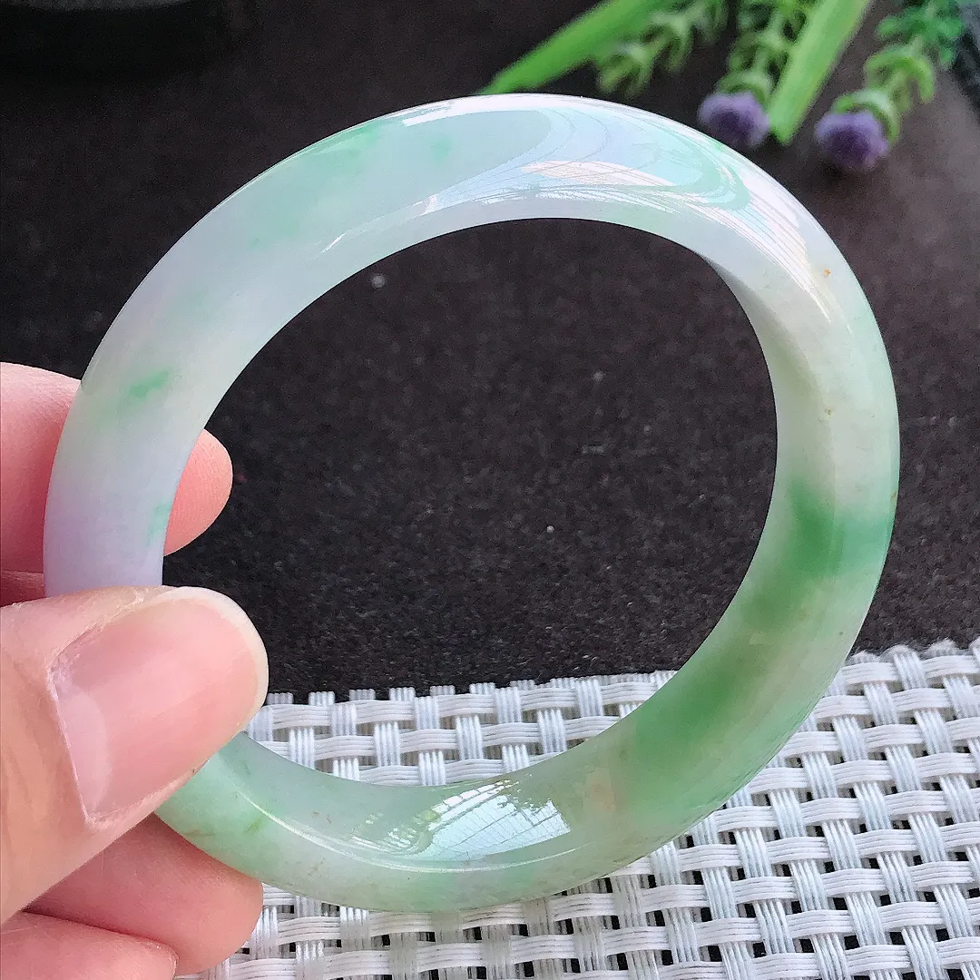 实拍A货翡翠56/13.1/8.5老坑精美冰润特色春带彩手镯宽边玉镯手环