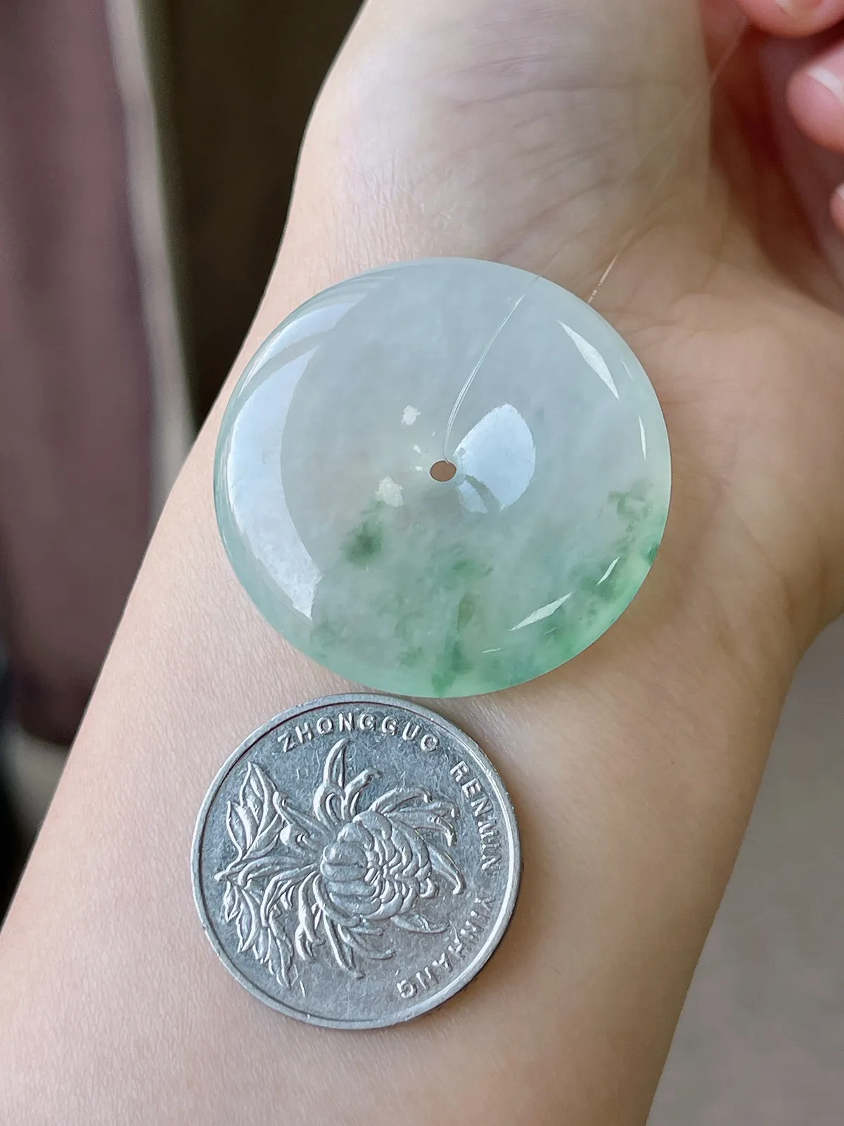 翡翠冰糯种淡绿色平安扣