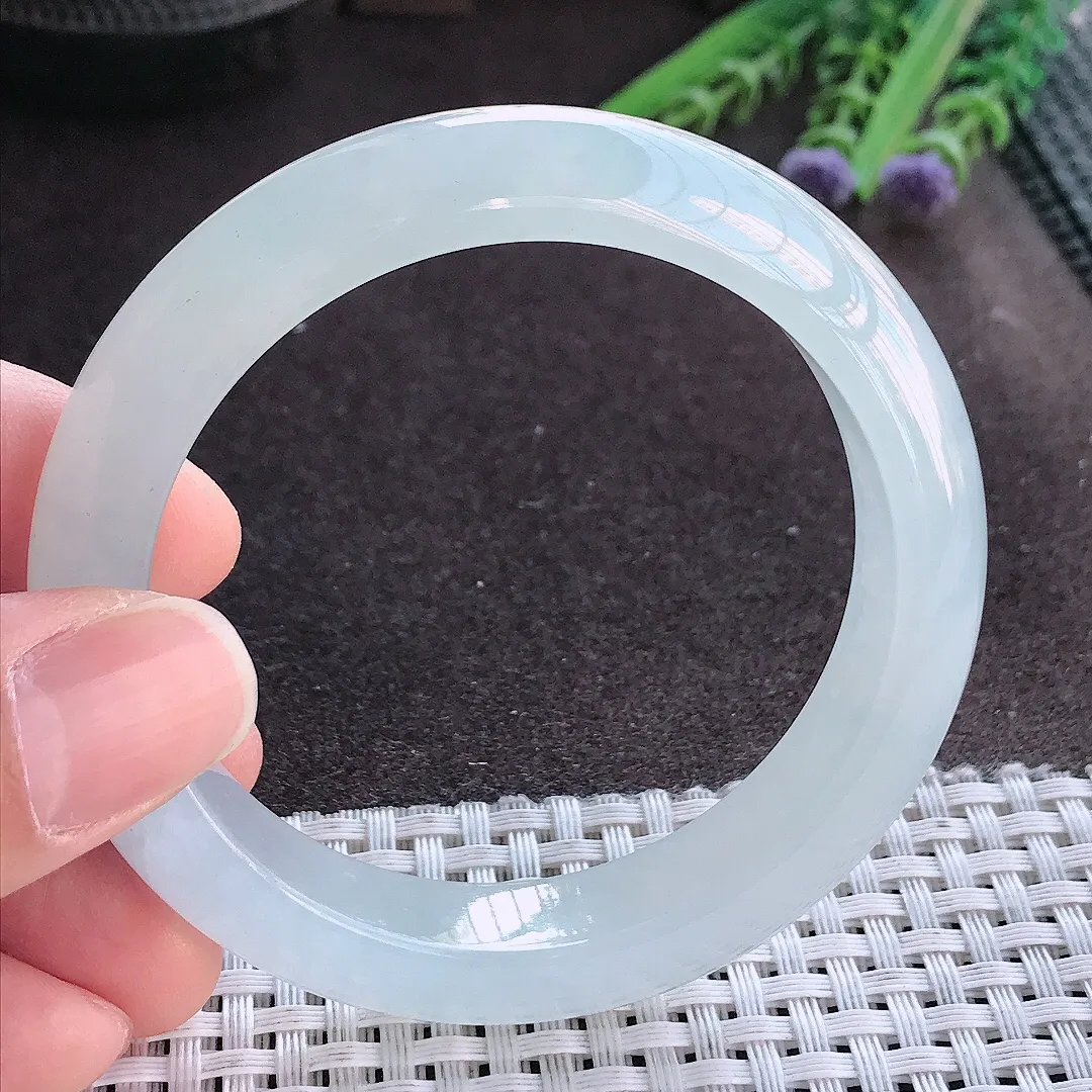 实拍A货翡翠55/12.6/8.8老坑冰透果冻胶冰纯月光白手镯宽边玉镯手环