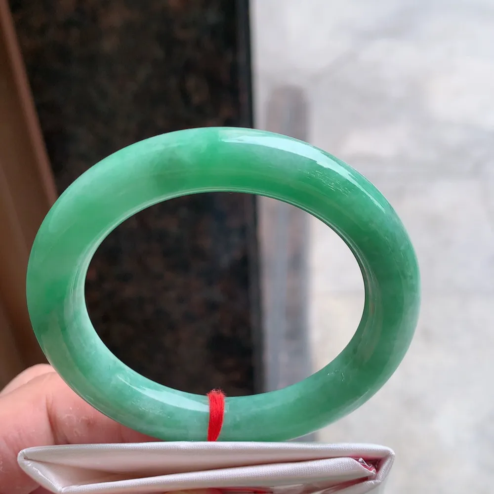 圆条冰糯翠绿 无瑕 尺寸:53.6/10.5 色好