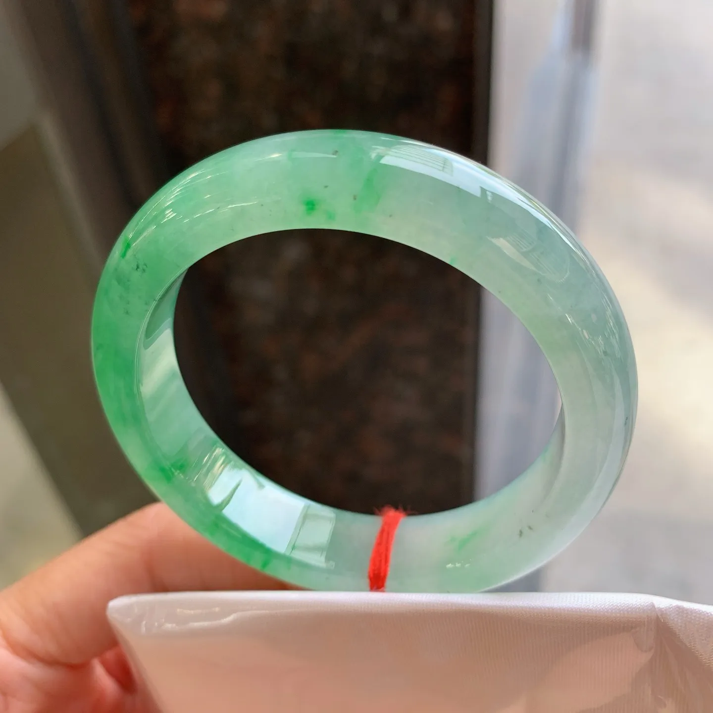 正圈冰飘绿 无瑕 尺寸：52.6/12.7/8.3 种色俱佳