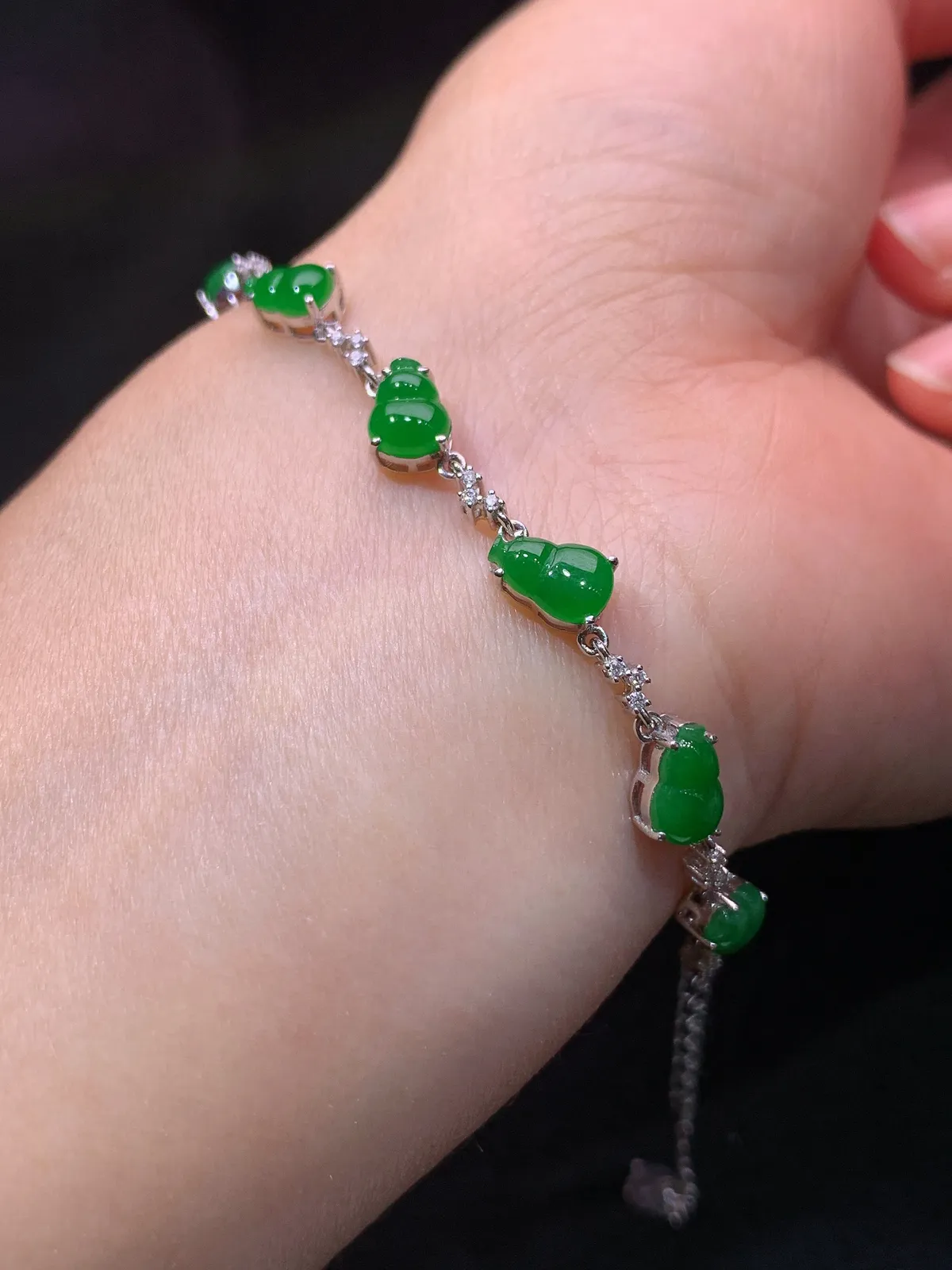 辣阳绿葫芦手链，18k金镶嵌，简约时尚，冰润色阳，种水足，Xj 尺寸7.5*4.8*2