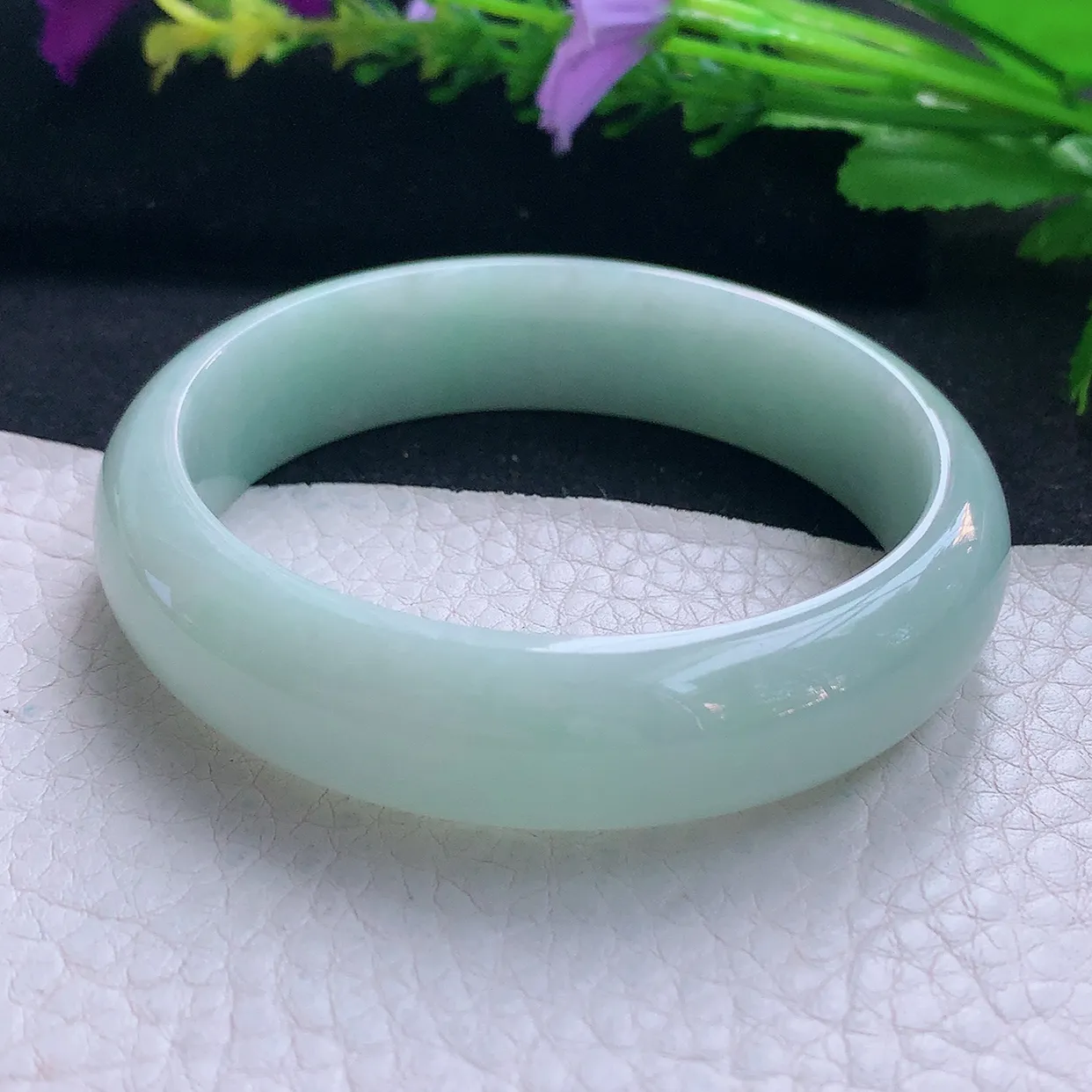 js实拍55*14.3*7平安镯 天然缅甸翡翠玉手镯甜绿水润宽边玉手环