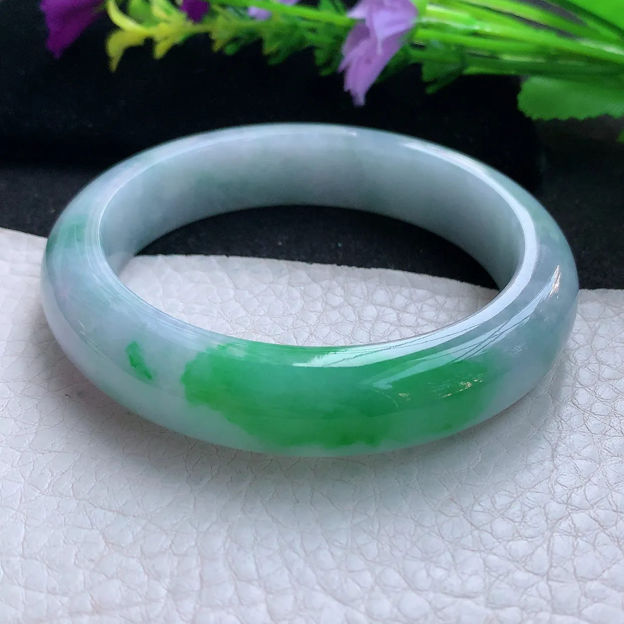 js实拍56.5*13.2*9平安镯 天然缅甸翡翠玉手镯辣绿水润宽边玉手环